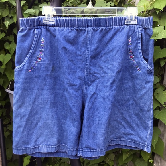 Northern Reflections Jeans Vintage Stretchy Waist Embroidered Denim